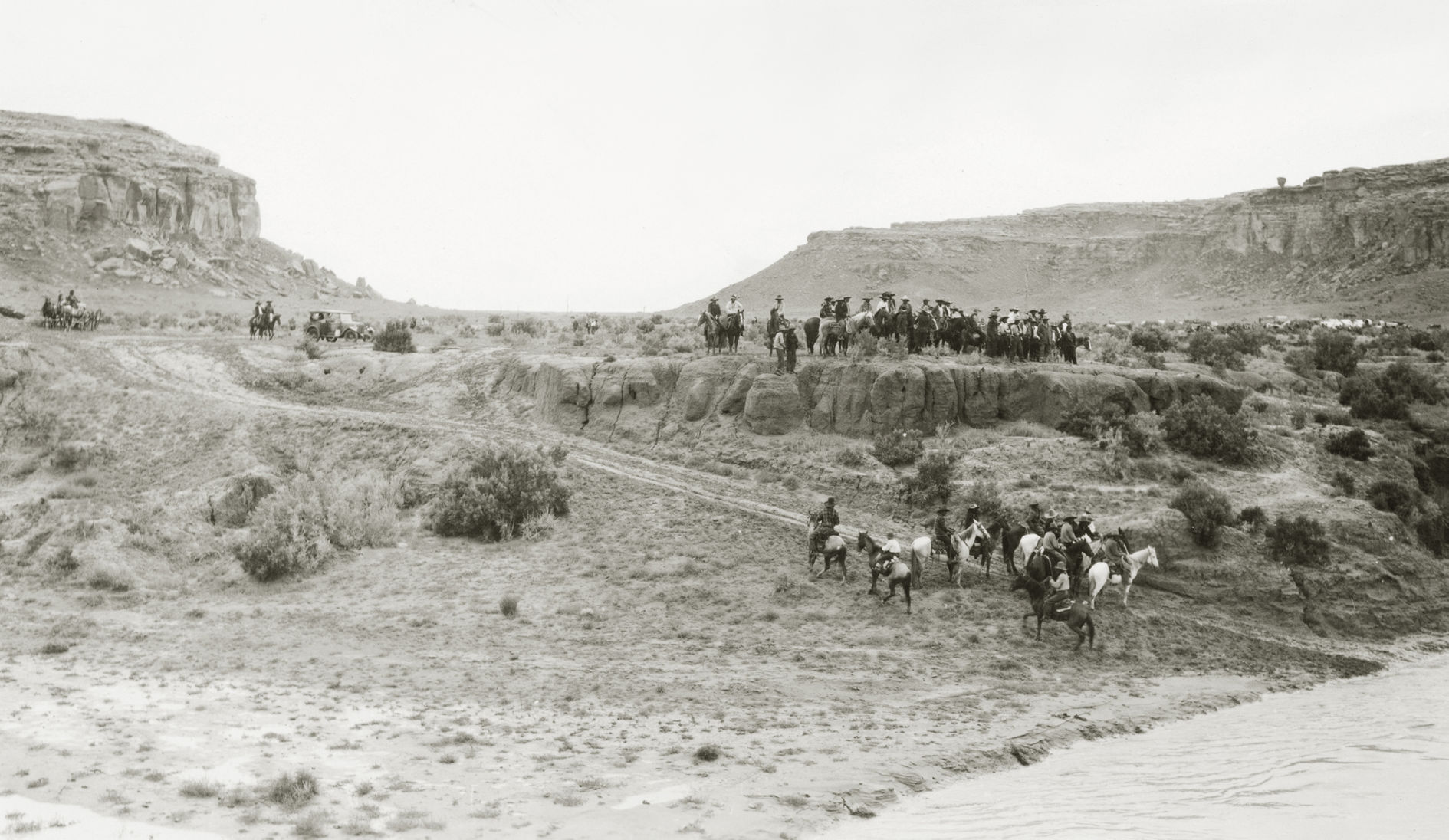 The center holds Enigmas endure at Chaco Canyon Art