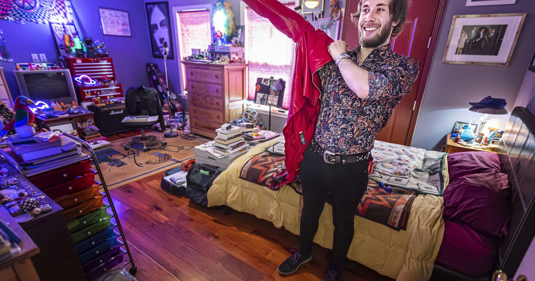 City's first queer prom gives LGBTQ+ community a chance to celebrate in face of restrictions - Vimarsana News