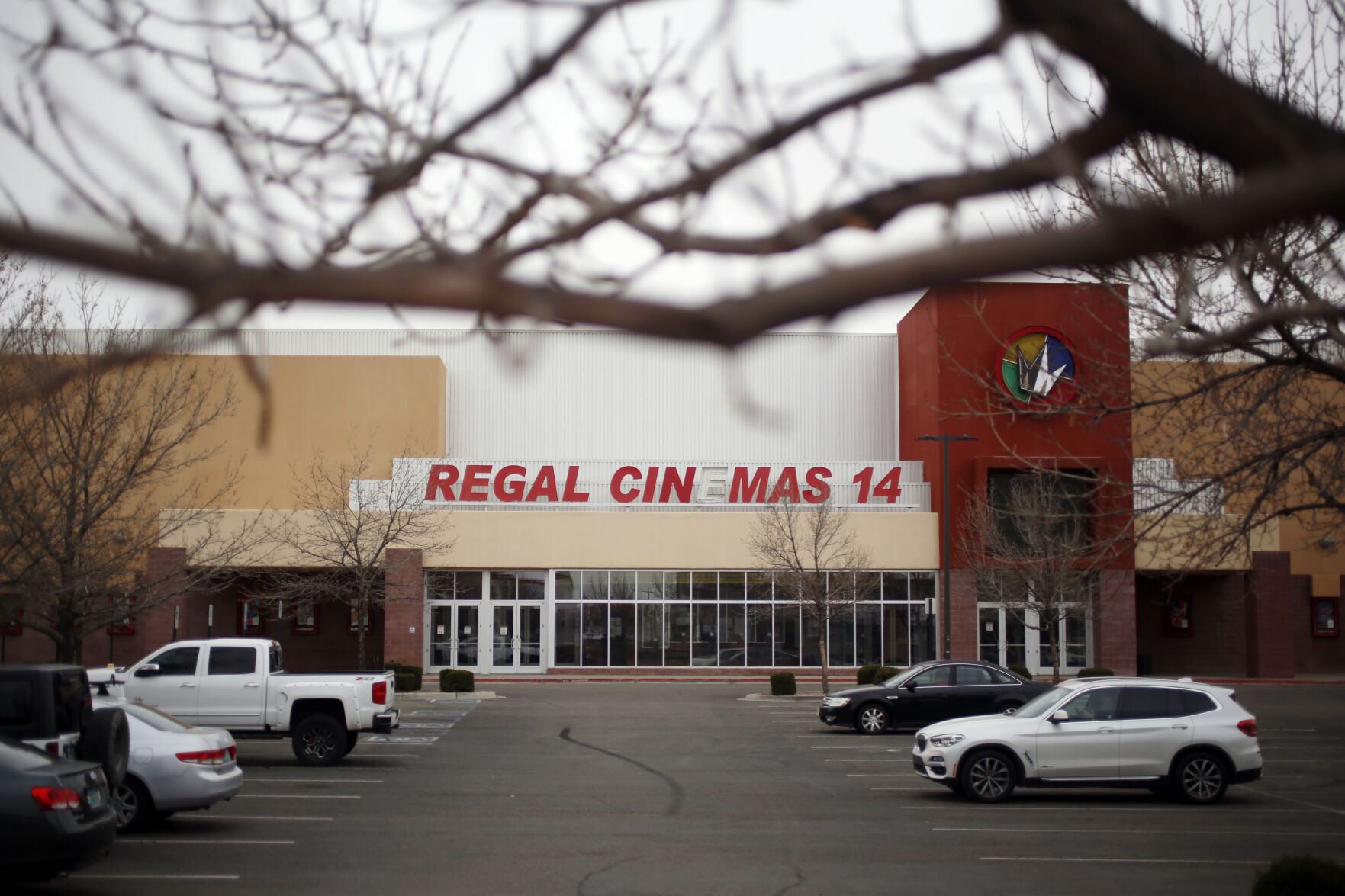 Regal Santa Fe 14 closing as part of corporate bankruptcy | Local