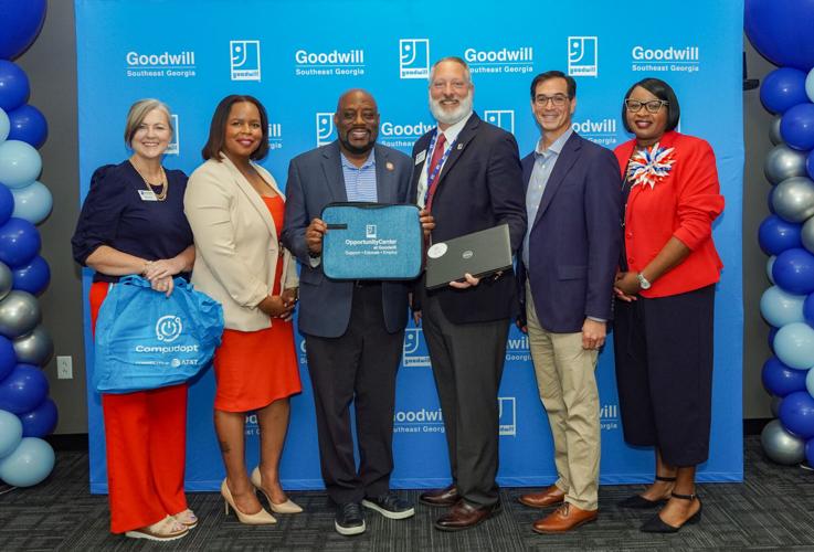Technology Goodwill May 13 - AT&T, Compudopt Provide 100 Laptops to Goodwill Southeast ...