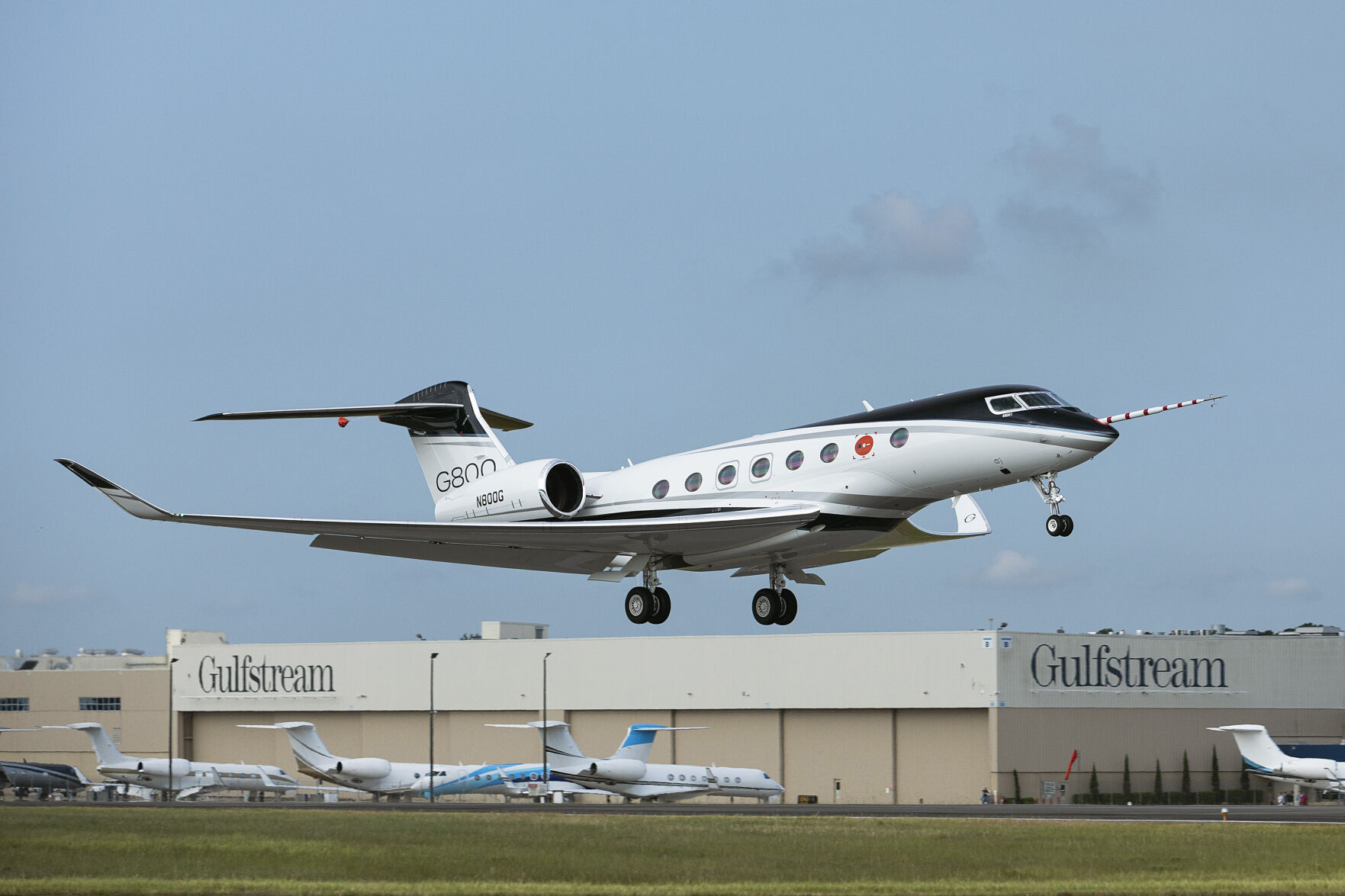 June 29 - Gulfstream G800 makes first flight | Manufacturing