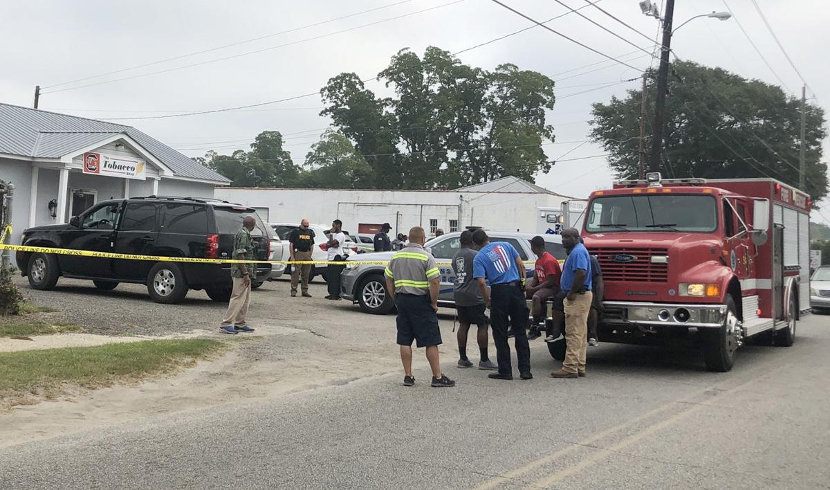 Mullins Police investigates shooting death near tobacco shop