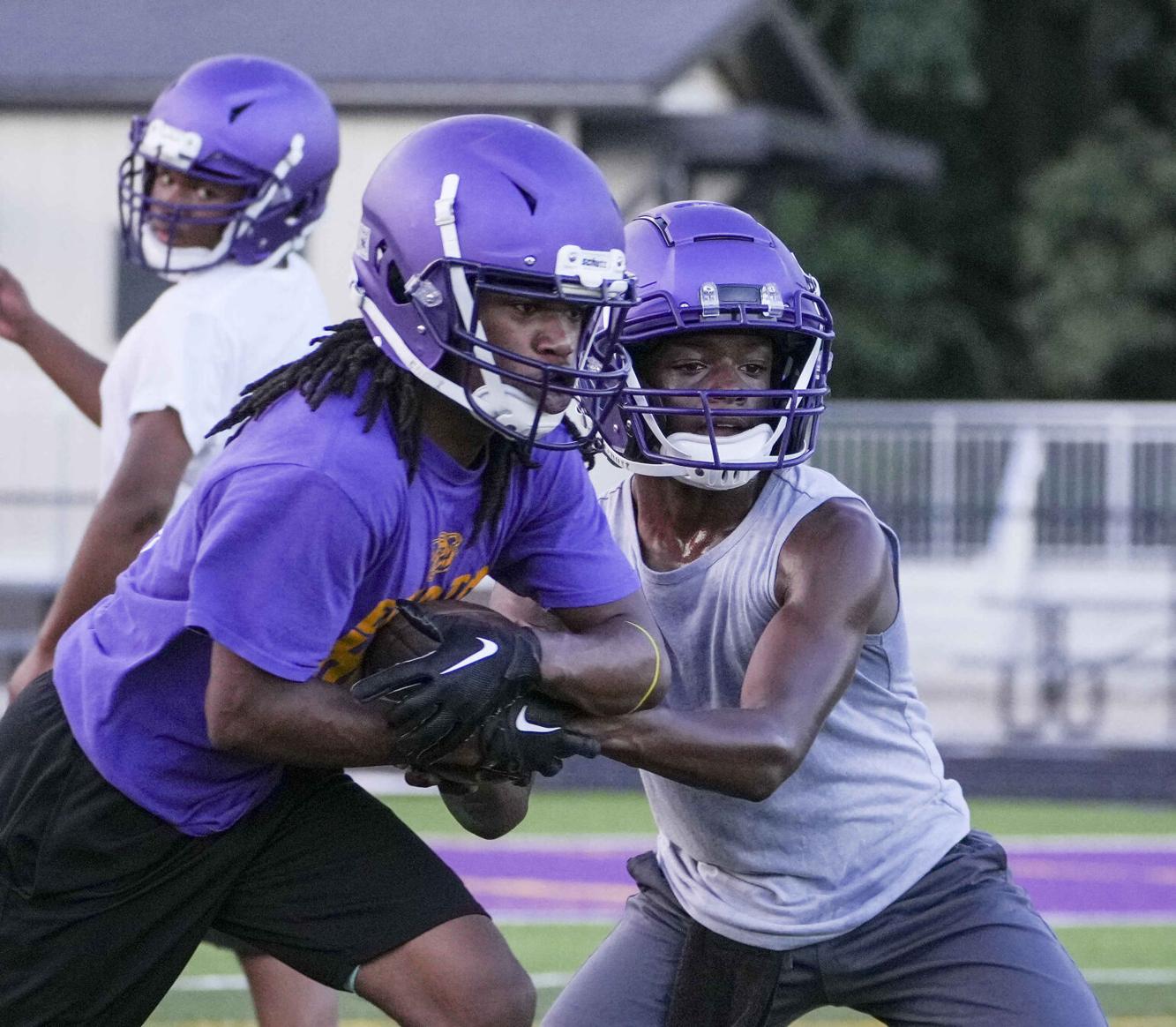 football-photos-wilson-s-first-day-of-practice
