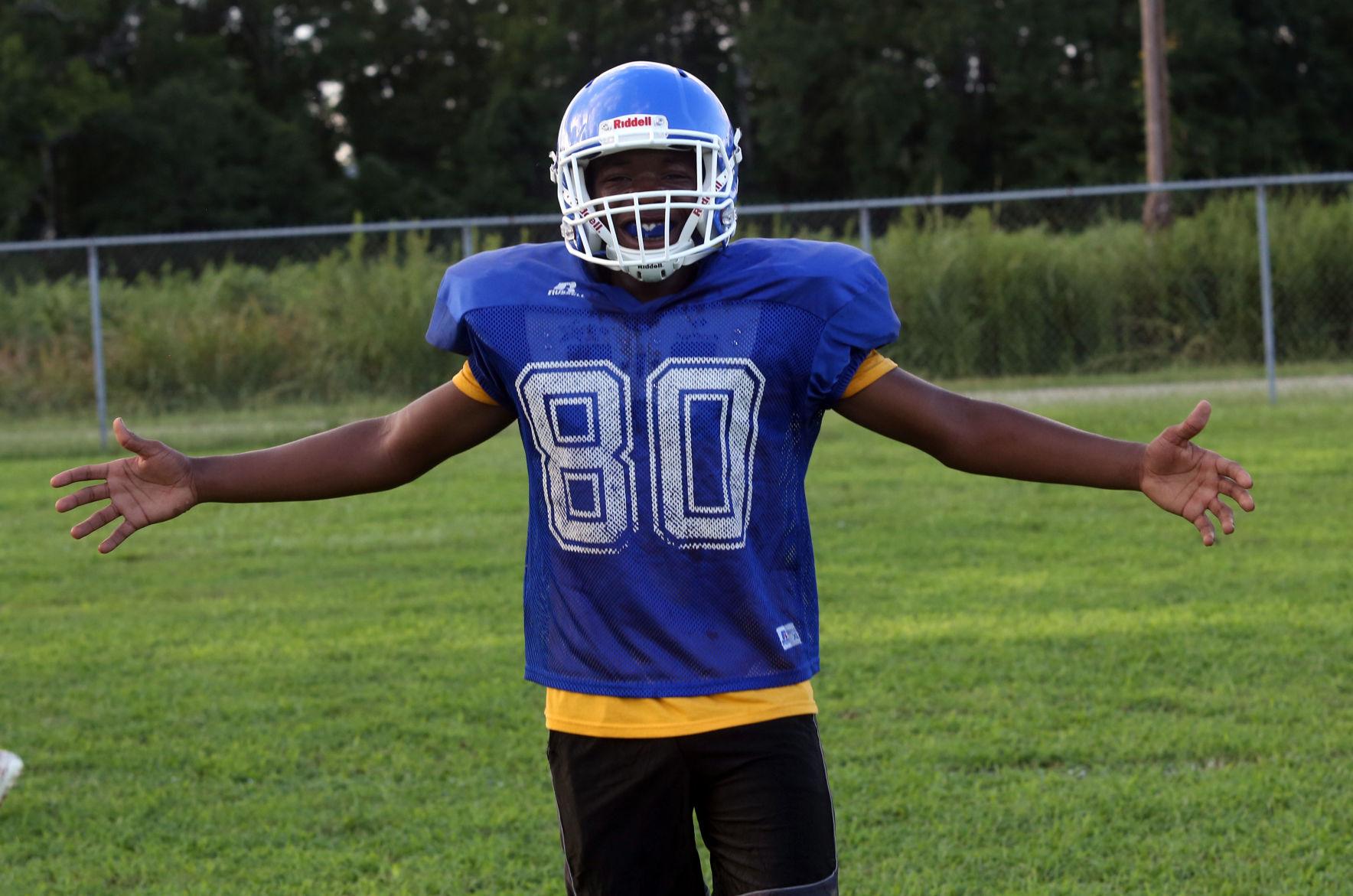 Hemingway football practices 108.JPG