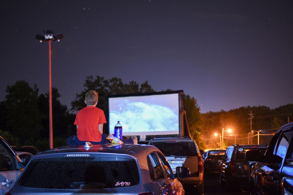 Photos Julia 4 Cinemas In Florence Becomes A Drive In Theater Local Business News Scnow Com