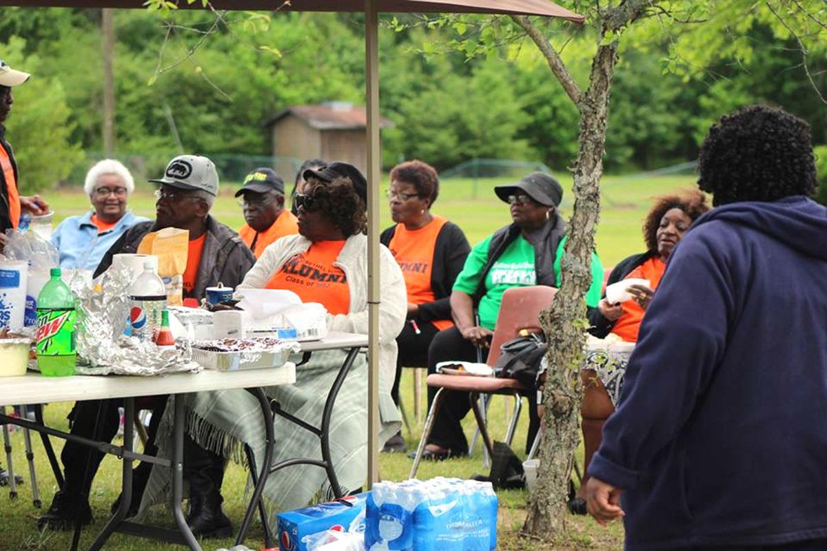 Brittons Neck alumni organize first reunion Pee Dee Weekly