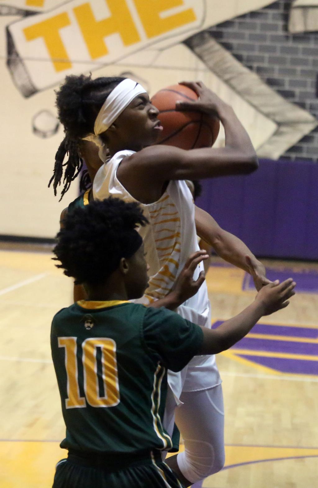 Wilson Girls Top Myrtle Beach Clinch Region 6 4a Crown Sports Scnow Com