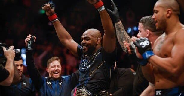 Jon Jones makes UFC history in heavyweight debut