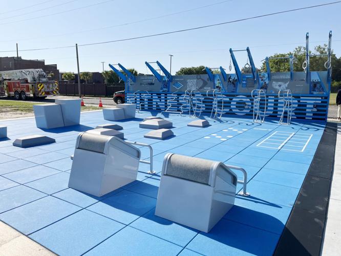 Mullins officials open new fitness court