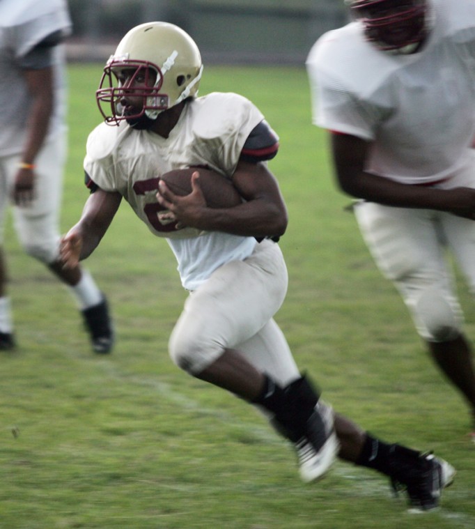 Carvers Bay Football: Gifted with size and talent, Bears hope to gain