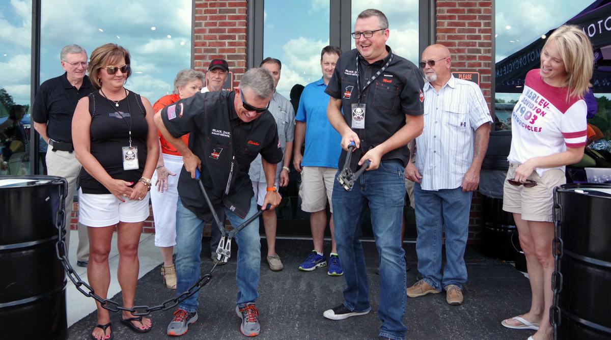 Florence Harley Dealer Snips Chain To Celebrate New Location Business News Scnow Com