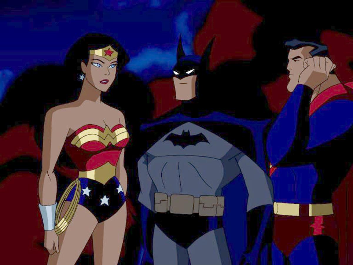 Wonder Woman S Top Animated Voice Talks About Being The Bridge Between Lynda Carter And Gal Gadot Entertainment Scnow Com