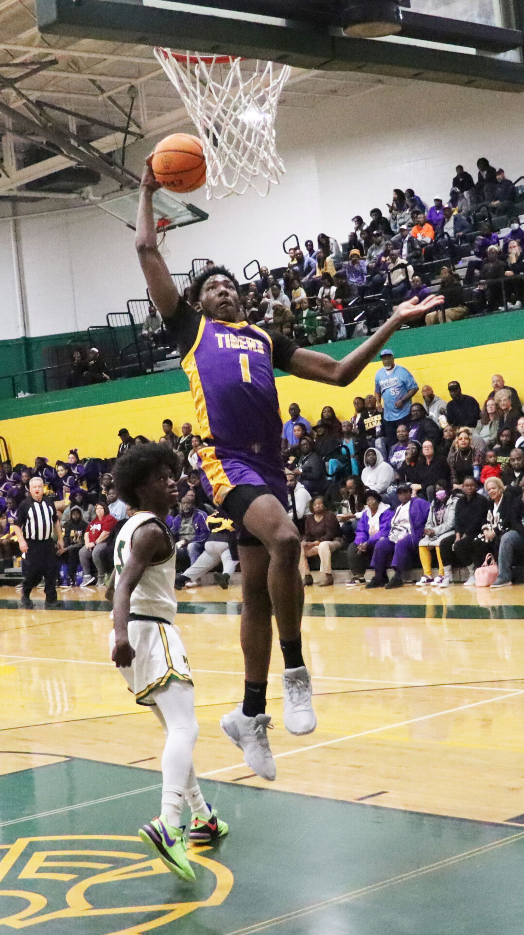 Tristan Thompson leads Wilson to victory in high school basketball game against Myrtle Beach