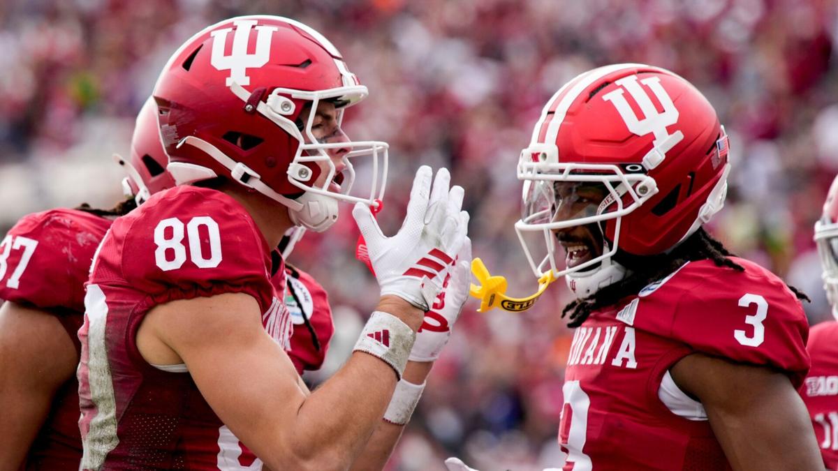 Watch Indiana football's Curt Cignetti, players celebrate first Rose Bowl  win, image size:1200x675