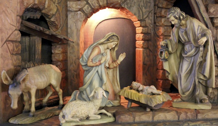 Lake City Church Displays Global Creche Collection 