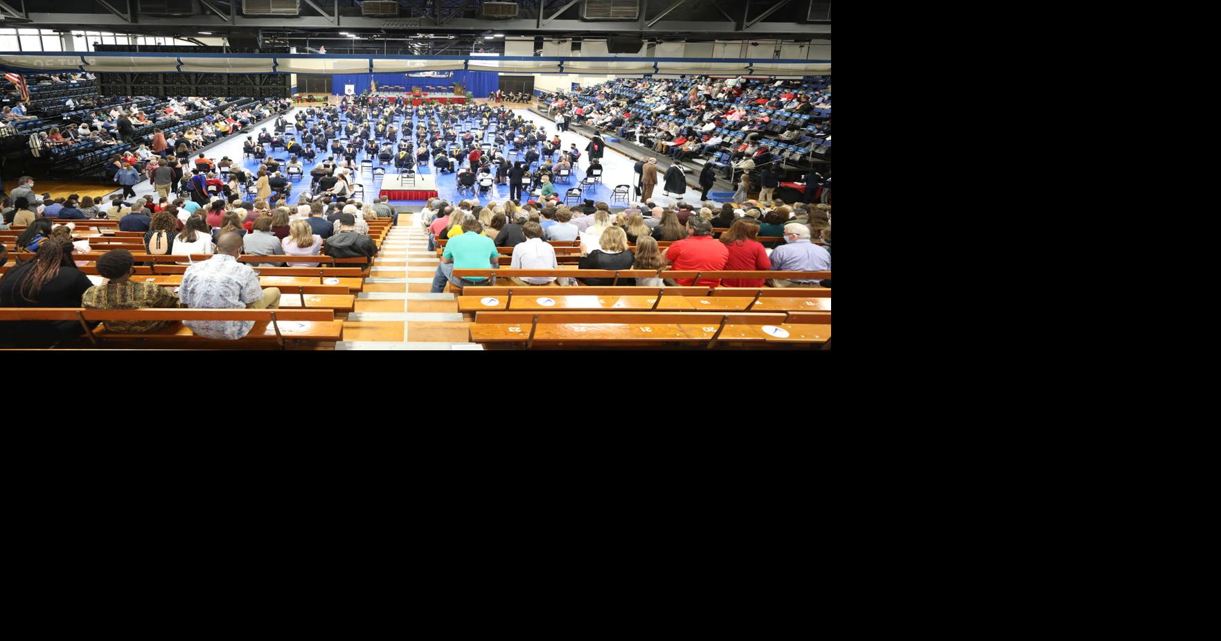 FMU graduates record number of SC residents at two fall ’21 ...
