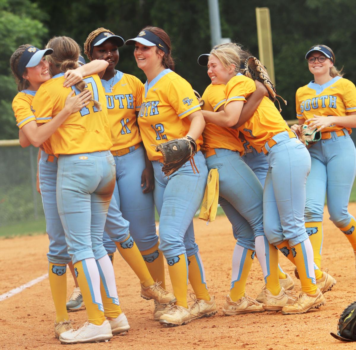 South Florence outlasts rival West, punches ticket to state