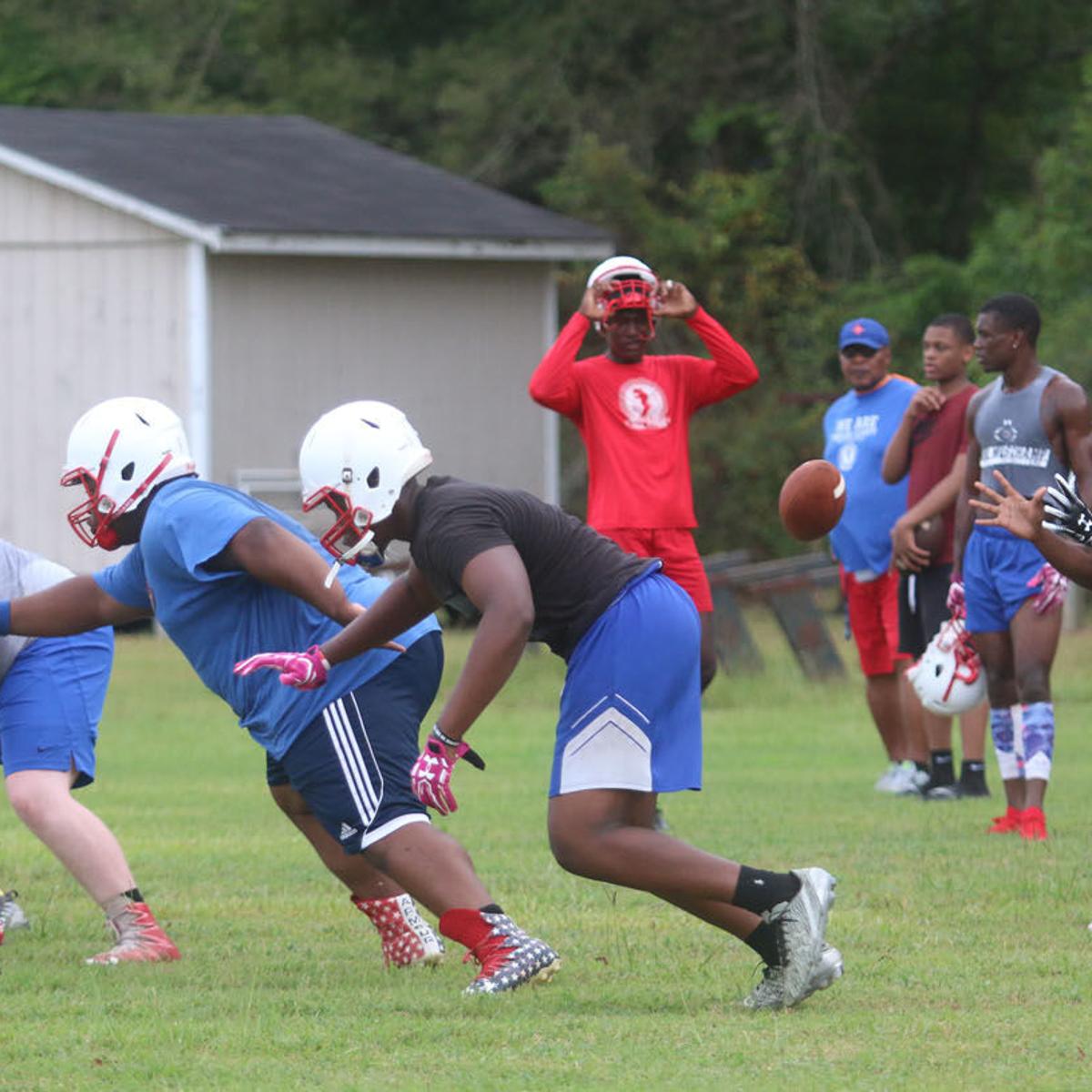 Mullins Auctioneers 2019 Football Practice Featured Scnow Com