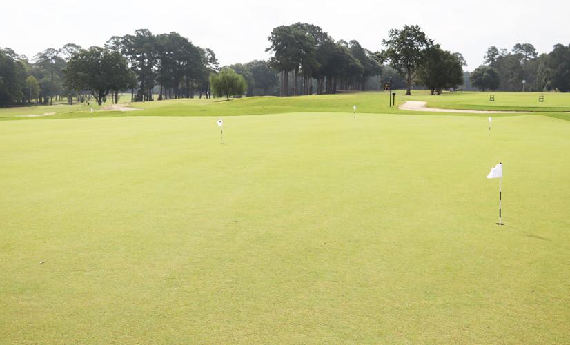 Darlington Country Club holds ribbon cutting for new putting green