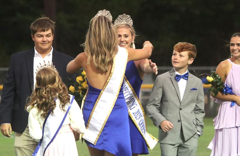 Dee Academy earns 35 14 homecoming win over Hilton Head Prep
