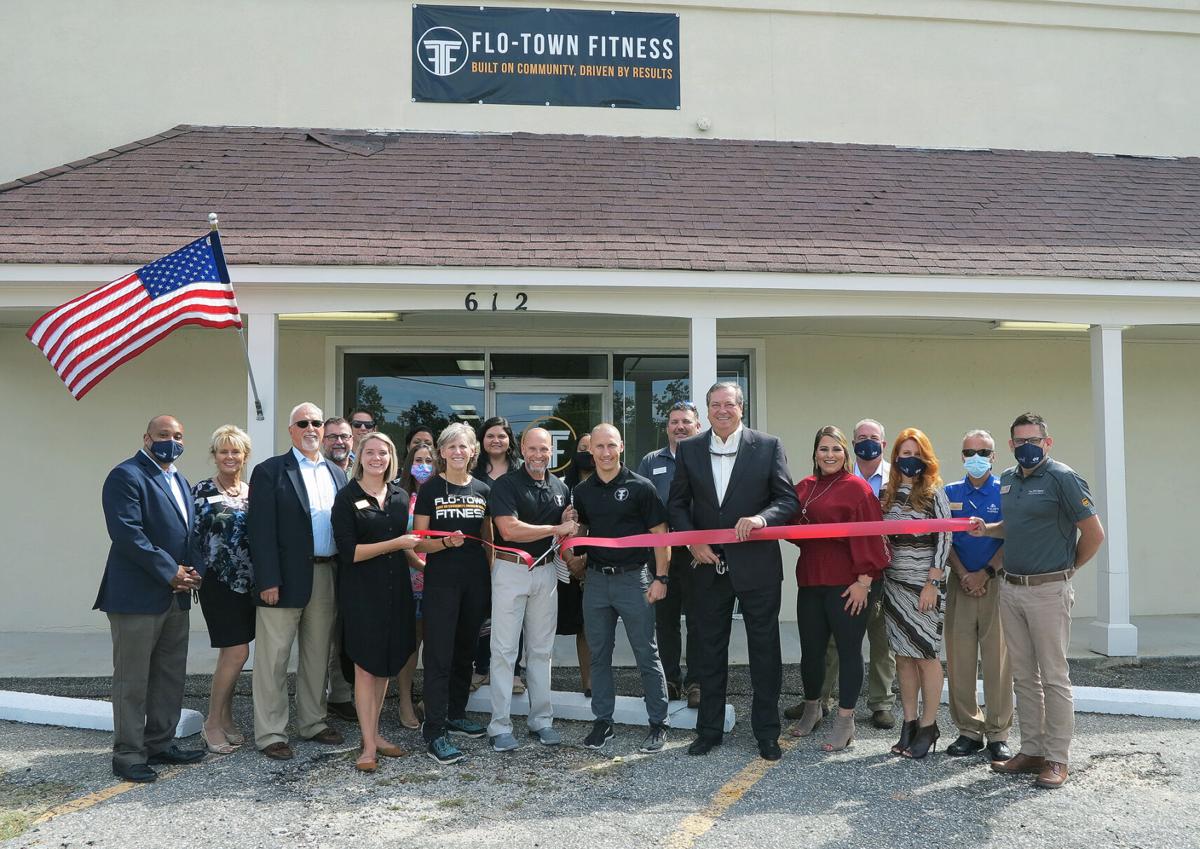 Flo-Town Fitness holds ribbon cutting with the Florence chamber