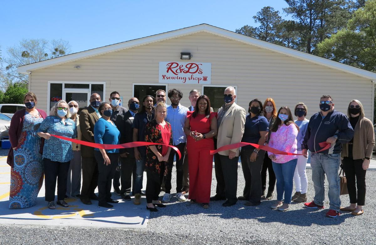 R & D's Sewing Shop celebrates chamber membership with ribbon cutting
