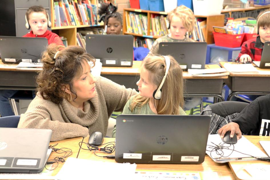 Florence One schools expanding tech initiative