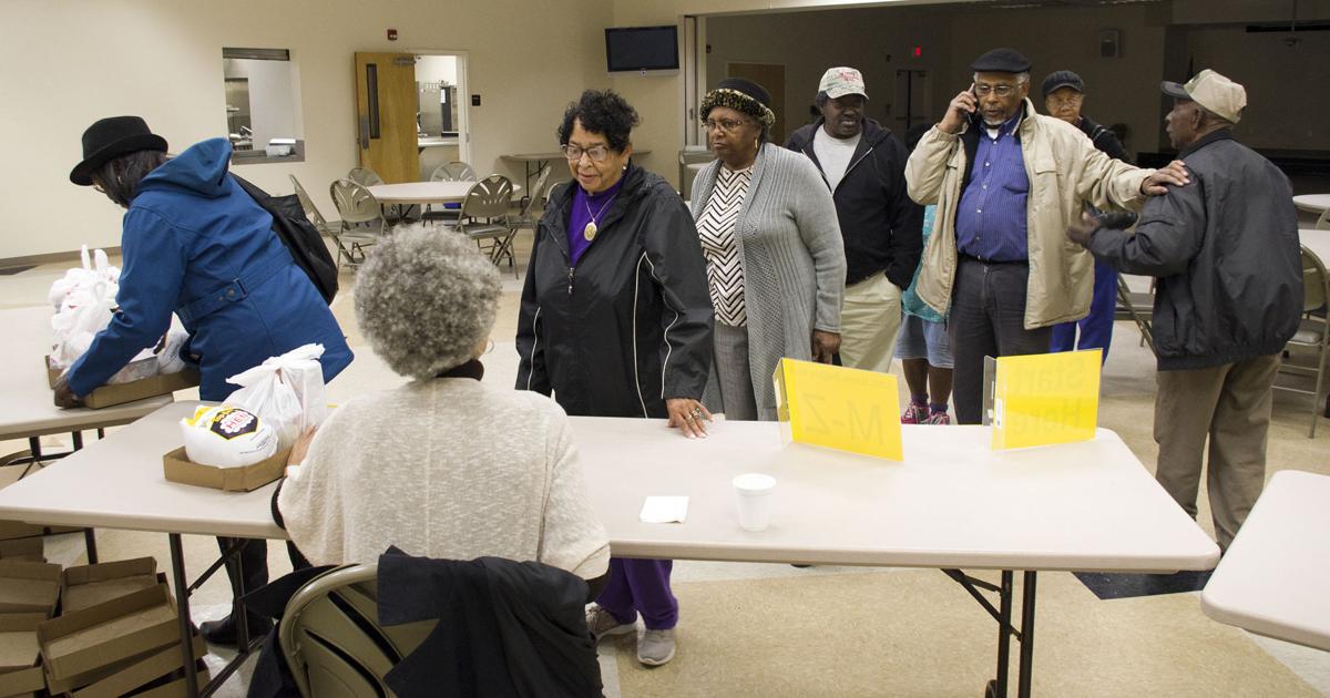 Florence Seniors Enjoy Thanksgiving Meals From The Senior Citizens Association Local News Scnow Com