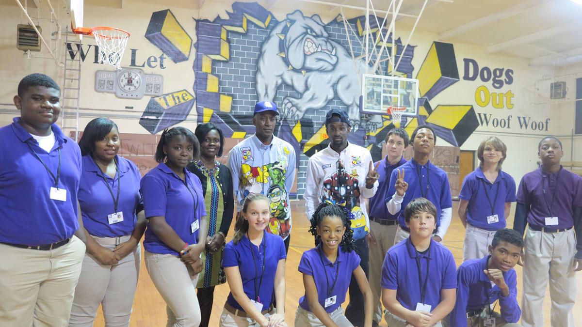 Palmetto Middle School gets new look gym Sports