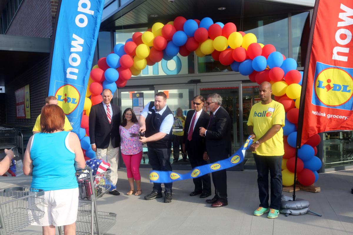 Lidl holds grand opening