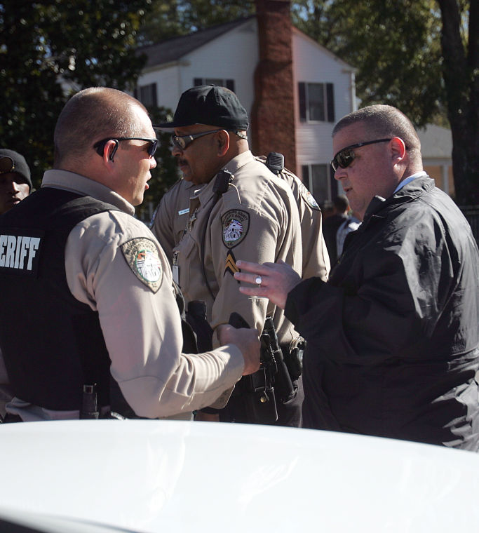 Search on for armed Hemingway bank robbery suspects Gallery