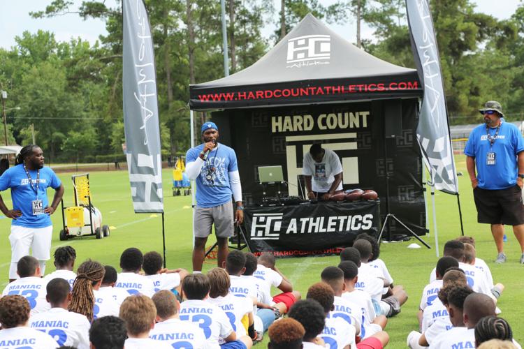 PHOTOS: Darius Leonard Youth Football Camp / Hilltop Park Ribbon Cutting