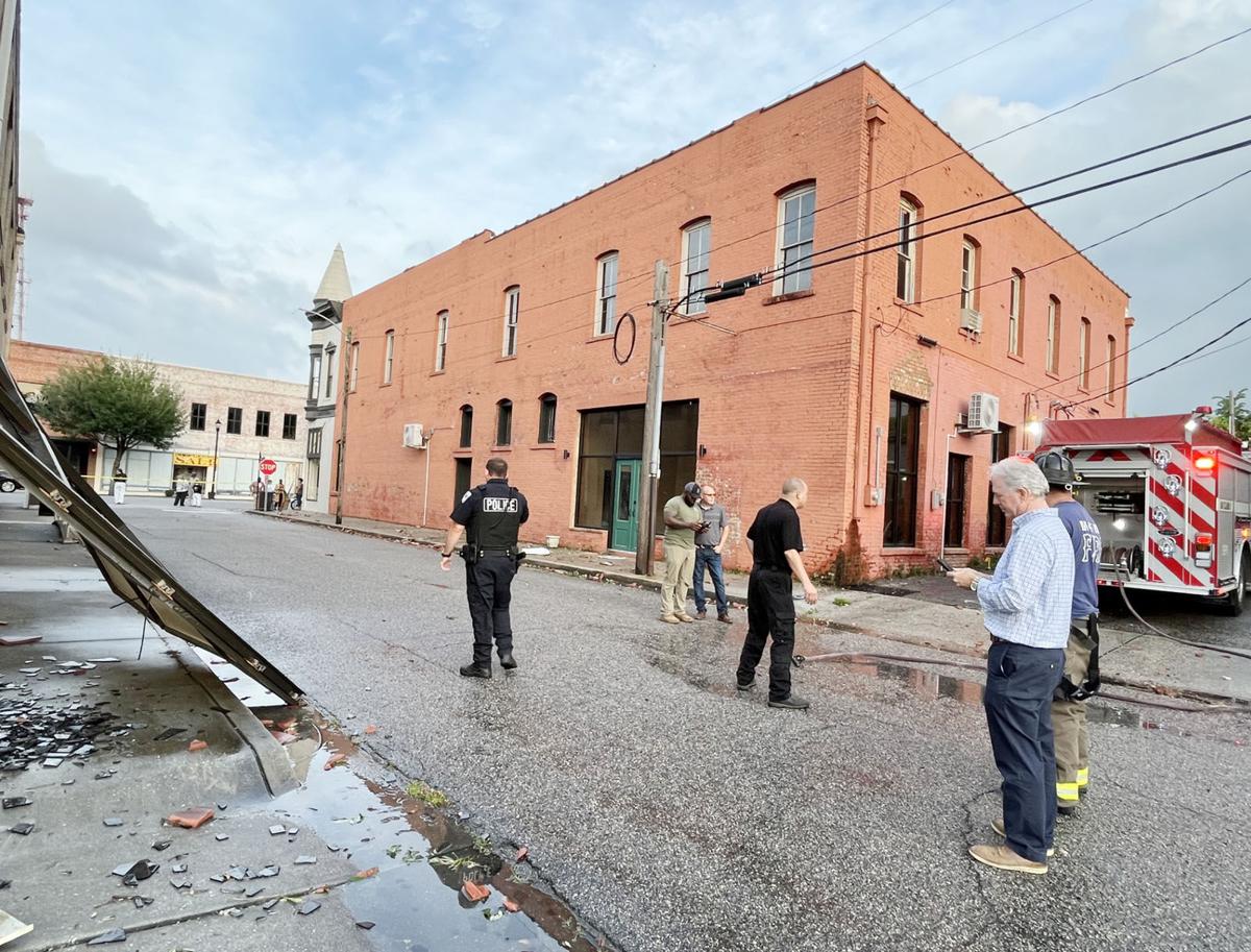 Tornado with 90 mph winds strike downtown Marion