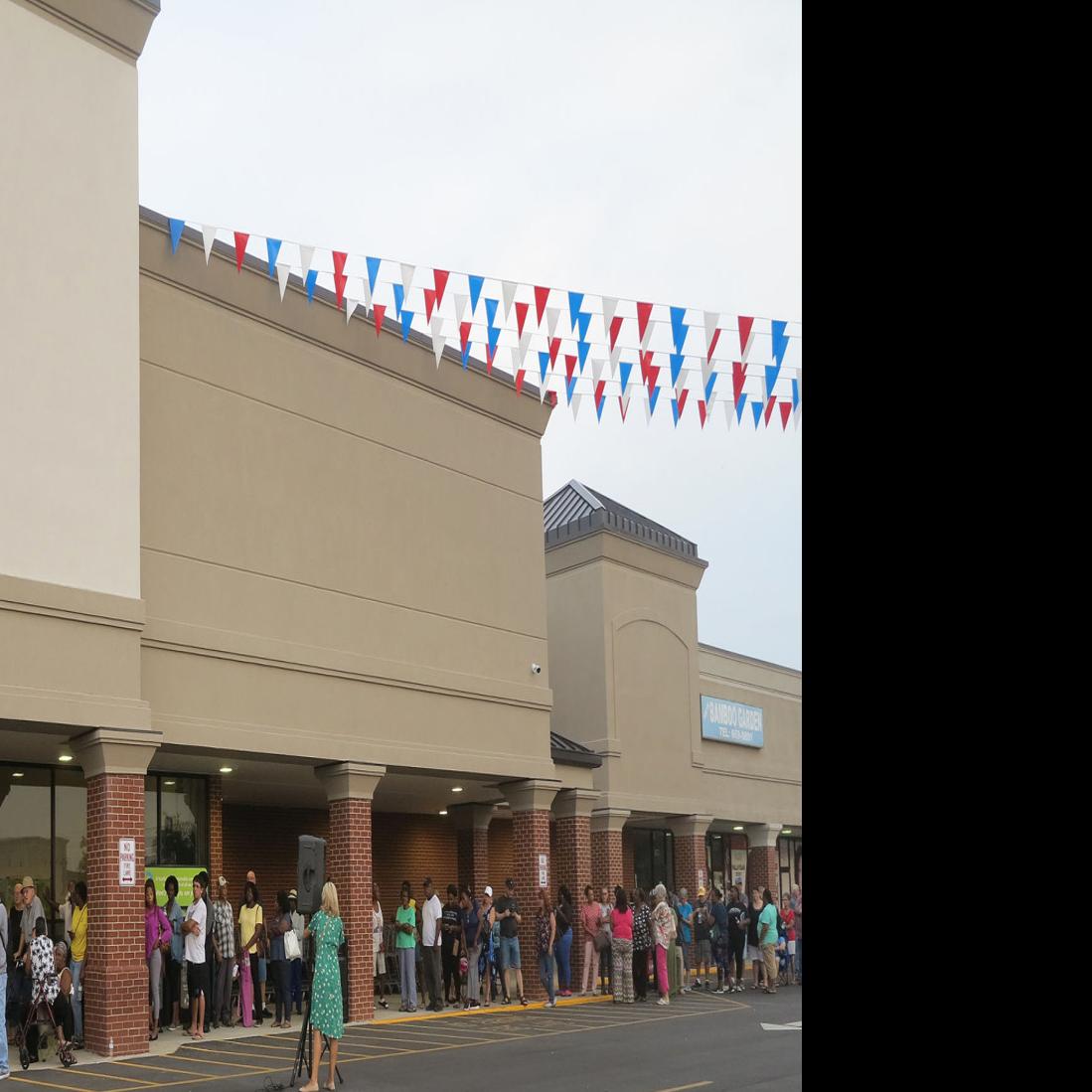 Customers Wait Hours For Opening Of New Food Lion In Florence Business News Scnow Com