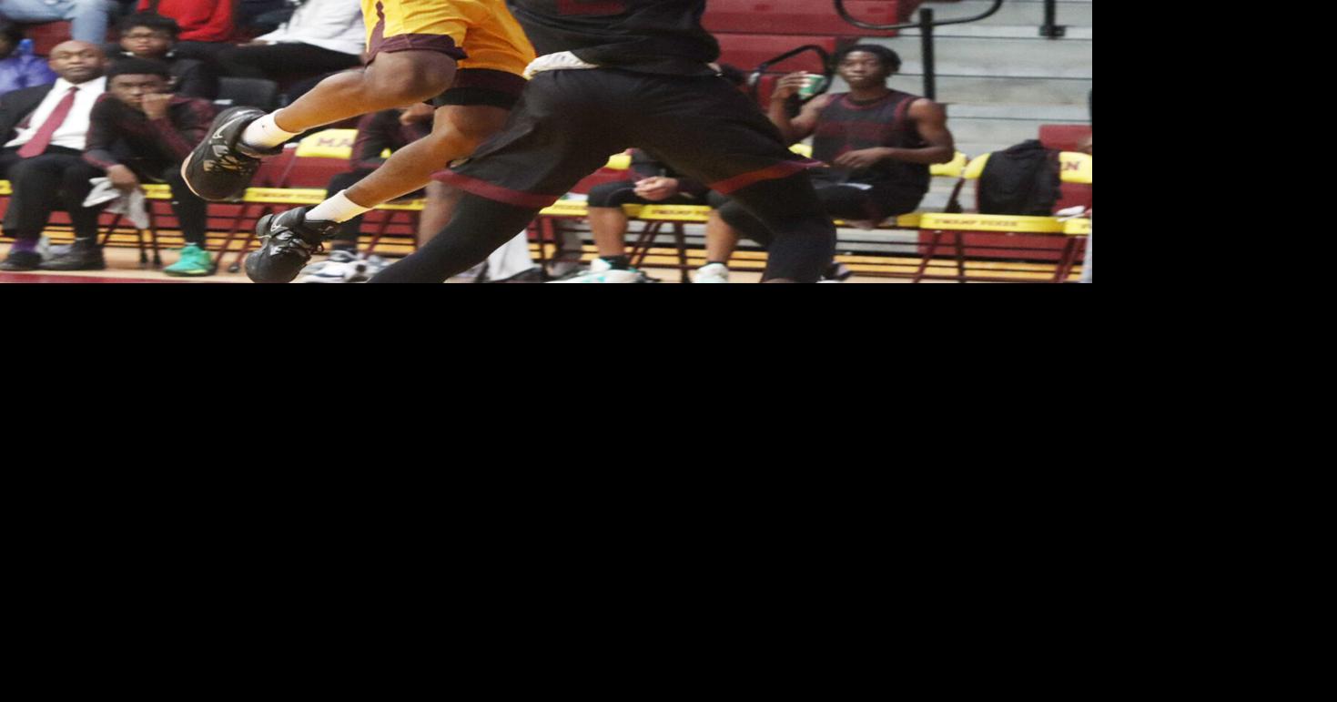 Kingstree earns road wins at Marion