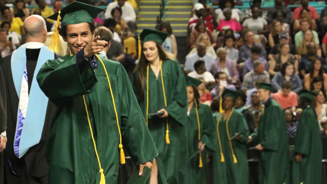 388 Seniors Graduate From West Florence High School Local News Scnow Com West Florence High School Graduation 2022