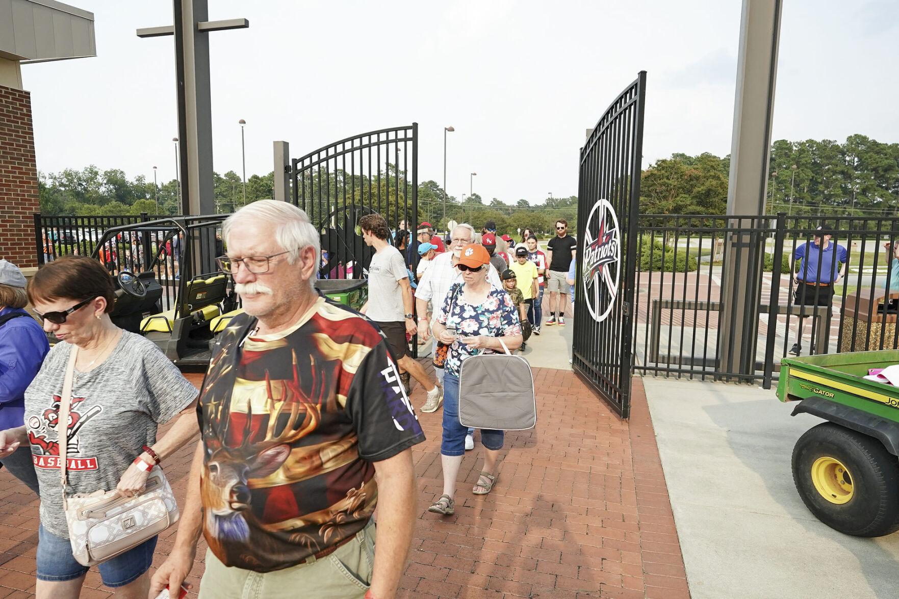 PHOTOS Florence Flamingos Unveiling Gallery