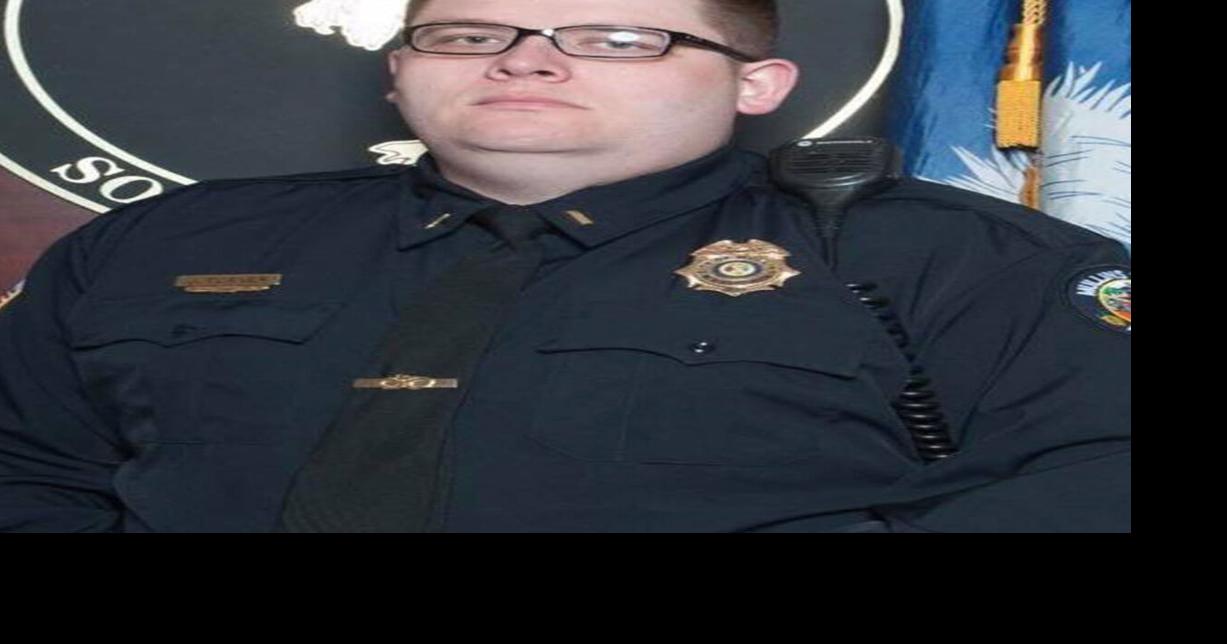 Mullins Police Department officer teaches fifth graders how to L.E.A.D.