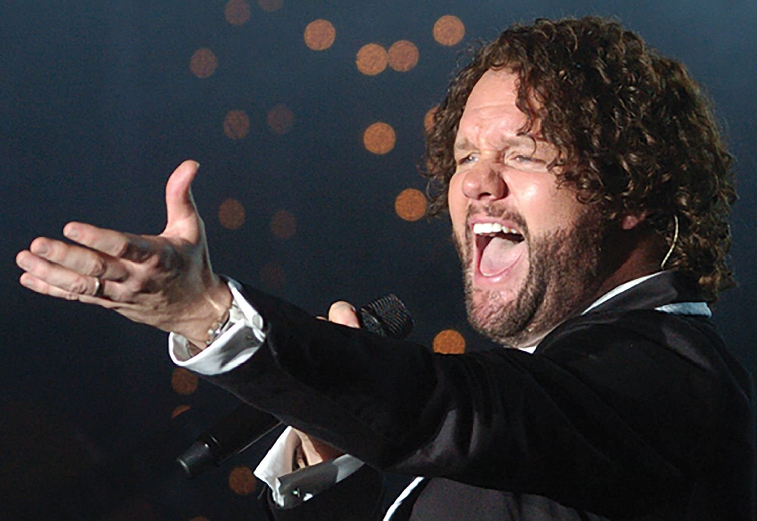 David Phelps to open Christmas tour in Florence Nov. 13 Local News