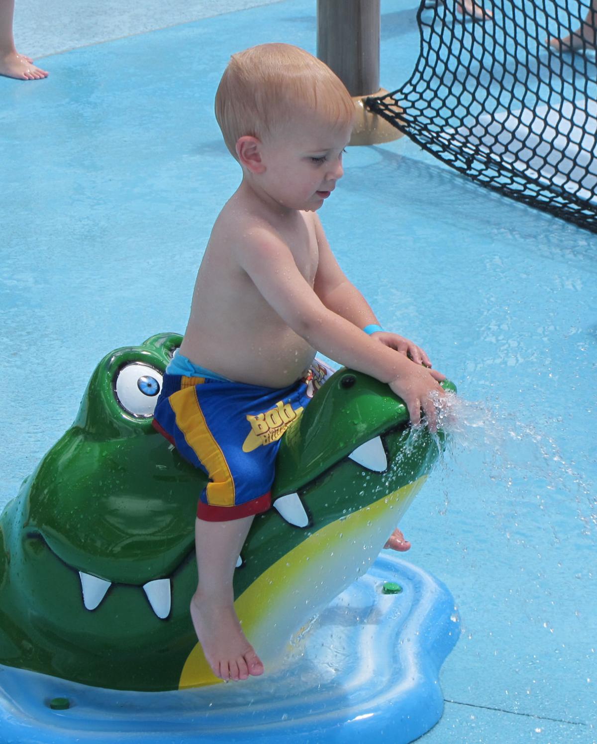 sc splash pools on Pools Splash Pads Provide Places To Have Fun Cool Off In The Pee Dee Entertainment Scnow Com
