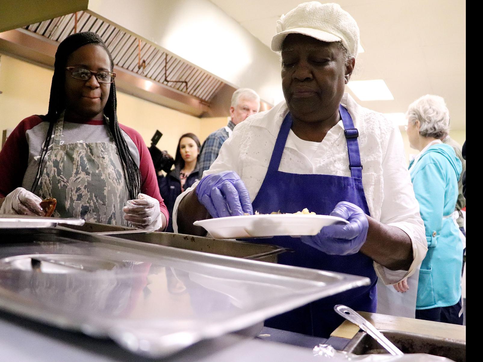 Photos Manna House Thanksgiving News Scnow Com