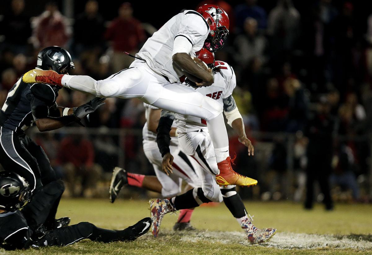 McBee routs Lamar Gallery