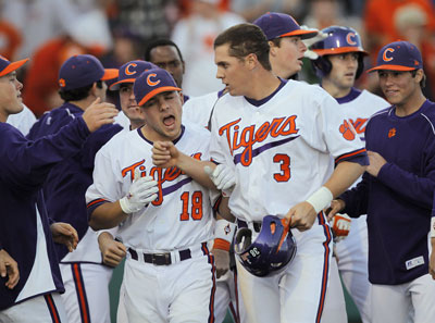 Walker's bat helps send Gamecocks past Clemson, into CWS final series