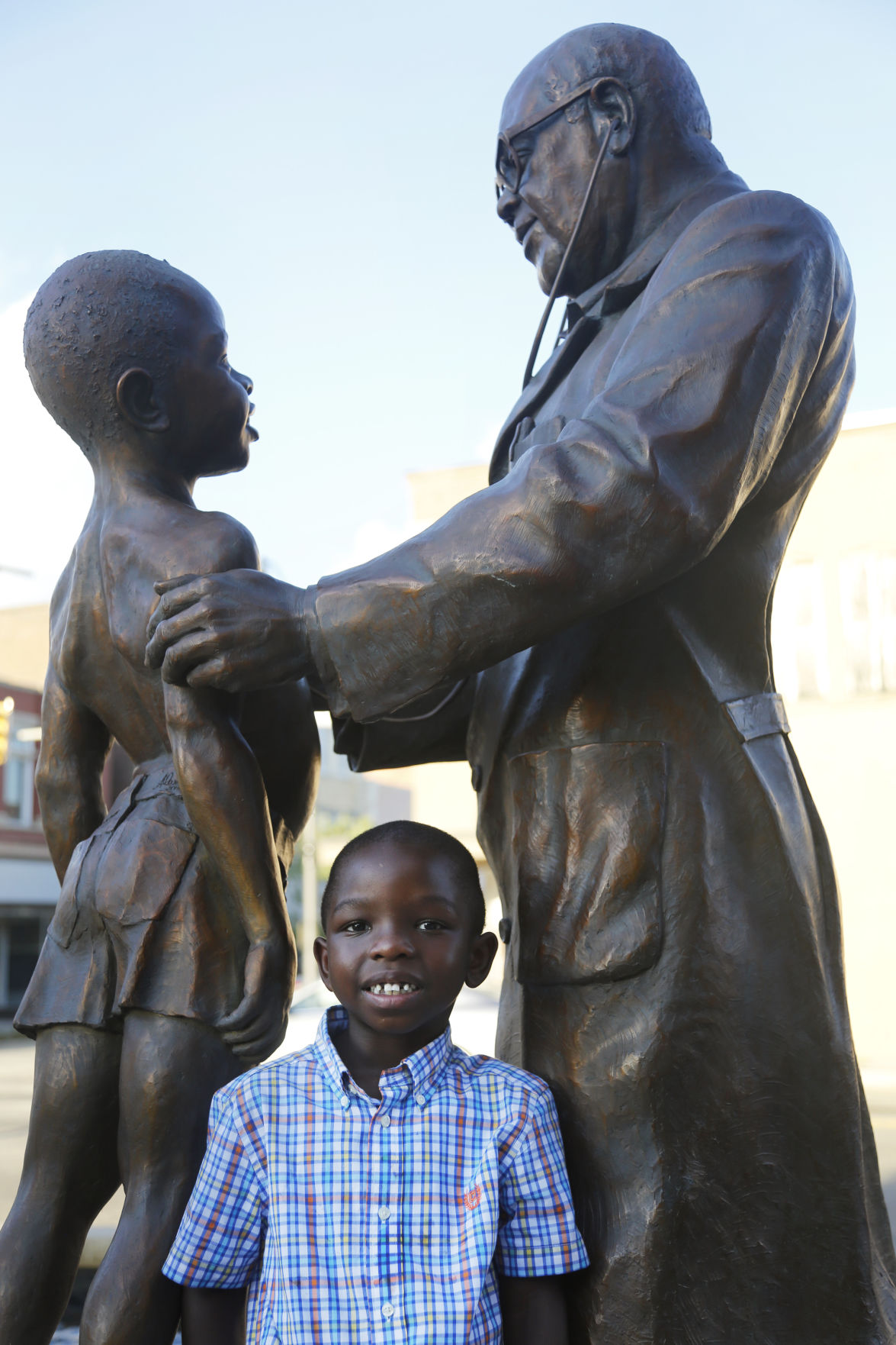 Florence boy posed for statue of Dr. Beck and young patient | Local