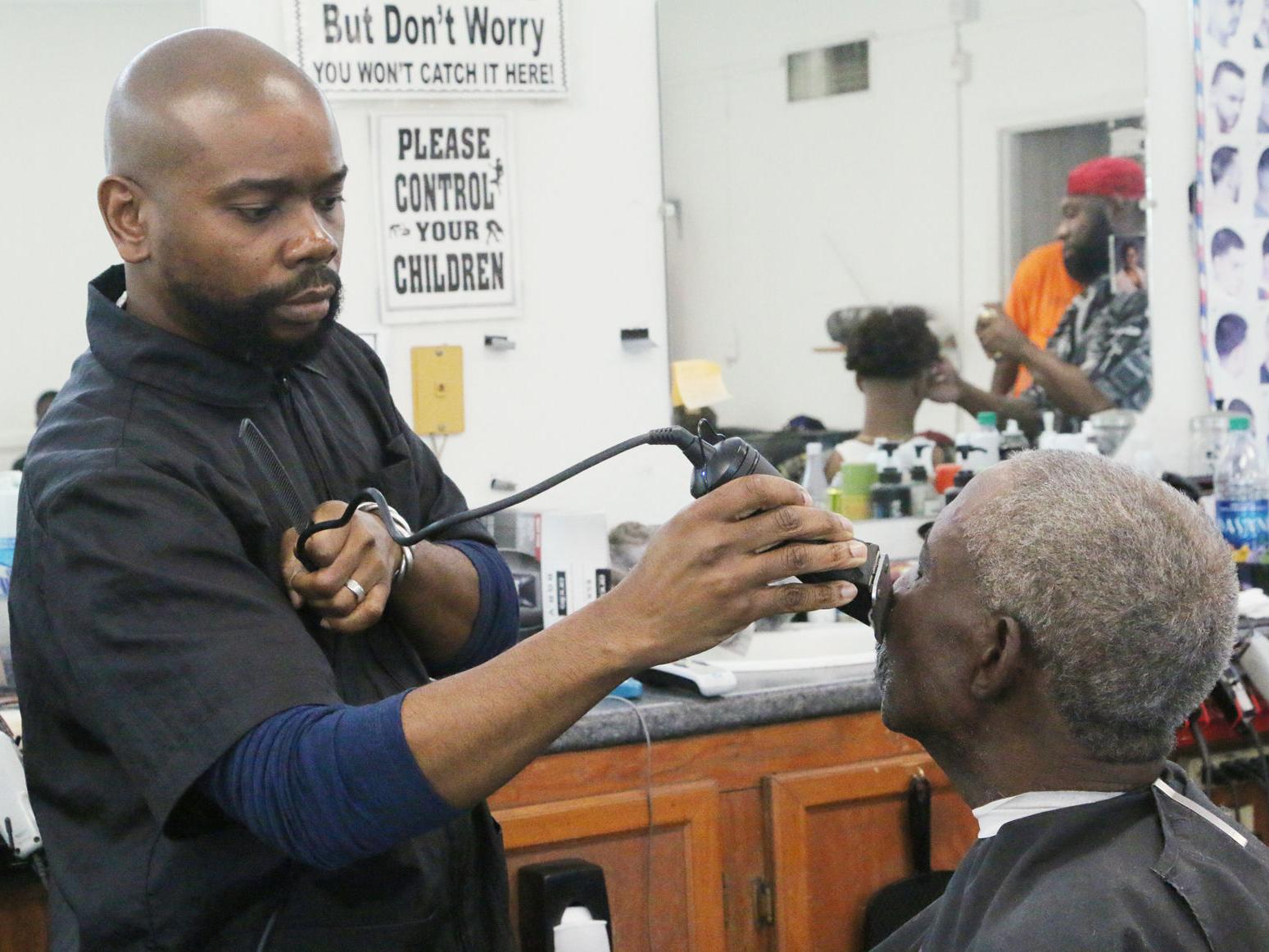 A cut above: Joe's Barber Shop in Lake City turns 21 | Local News | scnow.com