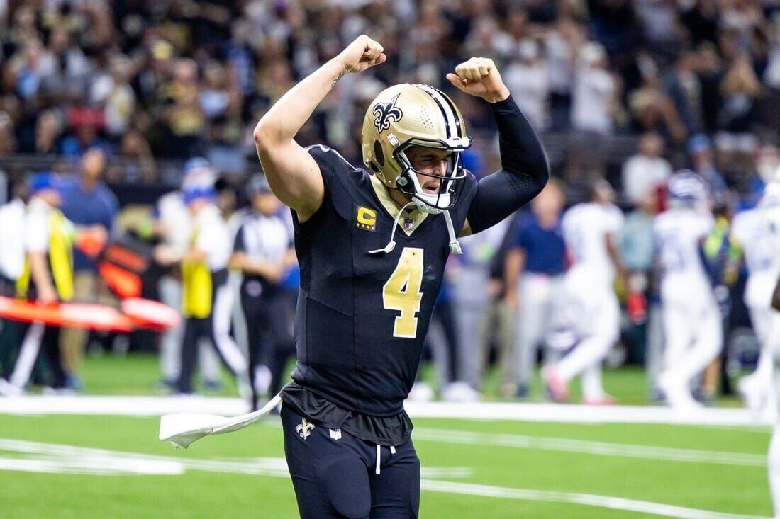 Derek Carr's New Orleans debut is a success as the Saints edge the