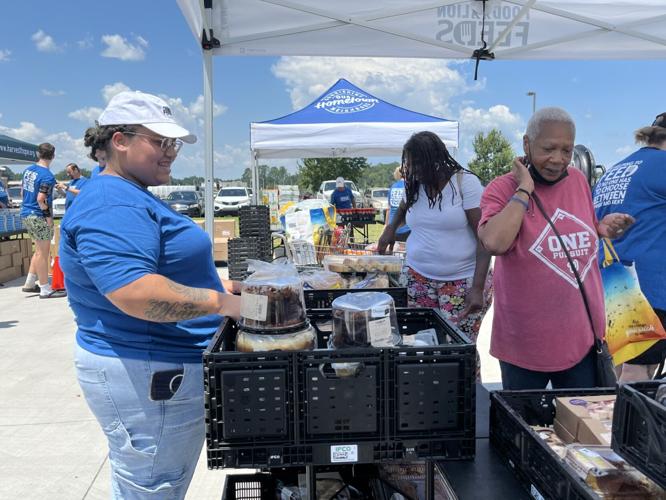 Food Lion, Kellanova awards $30,000 in support of Harvest Hope Food Bank