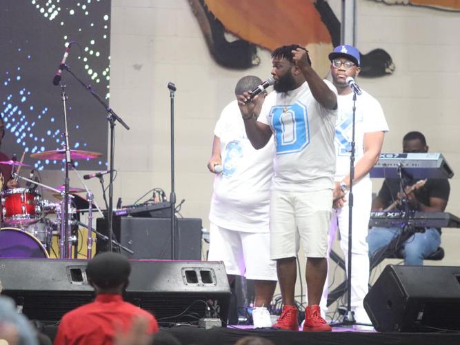 Marion gospel concert features artists Rev. Luther Barnes, Kelontae Gavin
