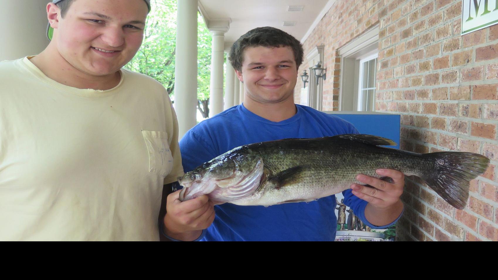 Hartsville Brothers Land Big Bass In Prestwood Lake Pee Dee Weekly Scnow Com