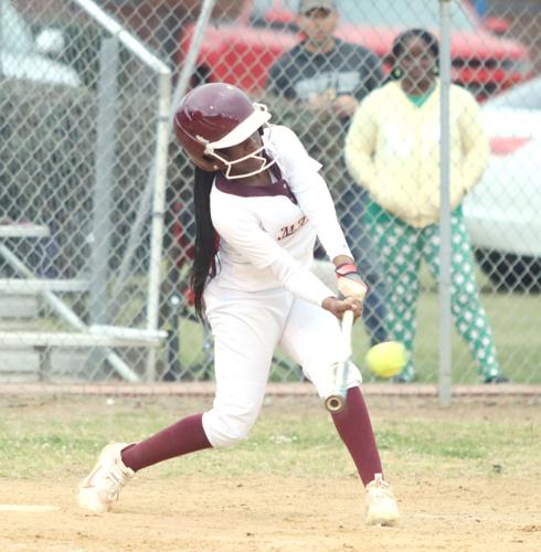 Marion softball sweeps rival Mullins in double-header
